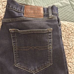 Dark wash. Lucky Brand straight leg
